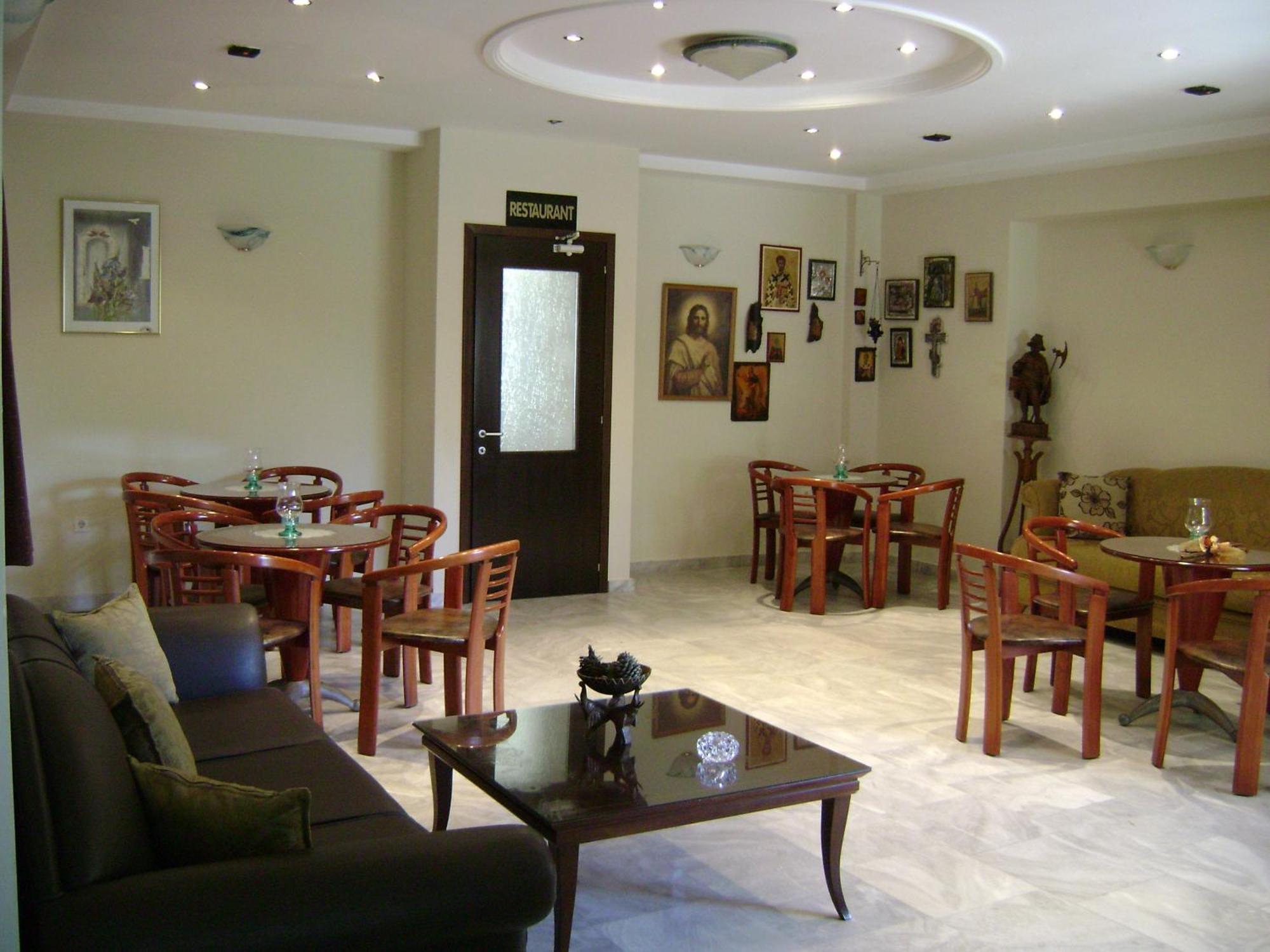 Hotel Rihios