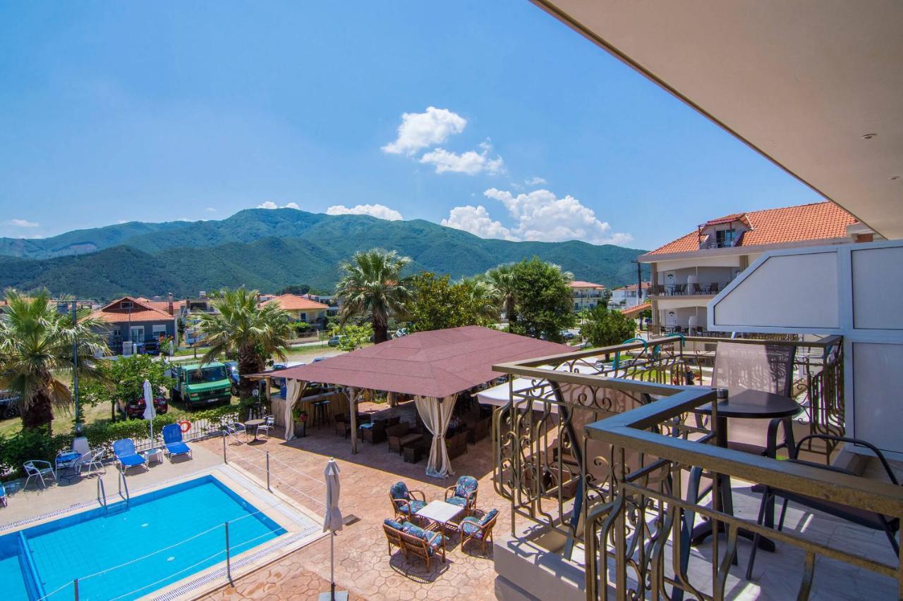 Hotel Rihios